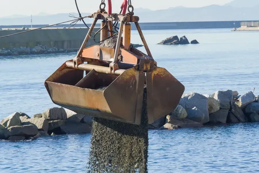 How Edging Prevents Lawn Overgrowth And Weed Spread in Sanford, MI